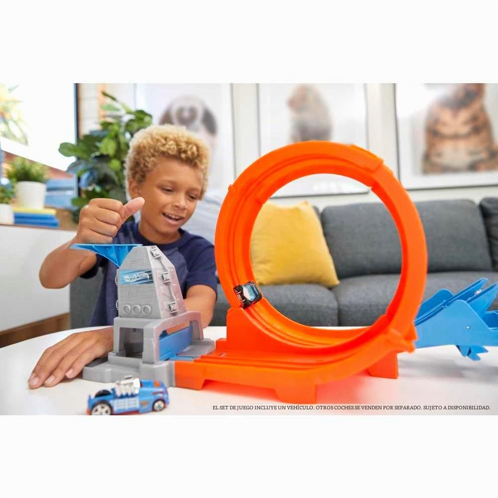 Hot Wheels Campeonato de loopings Pista de Coches de Juguete con Lanzador, Incluye 1 vehículo, Modelo Surtido (Mattel GTV13)