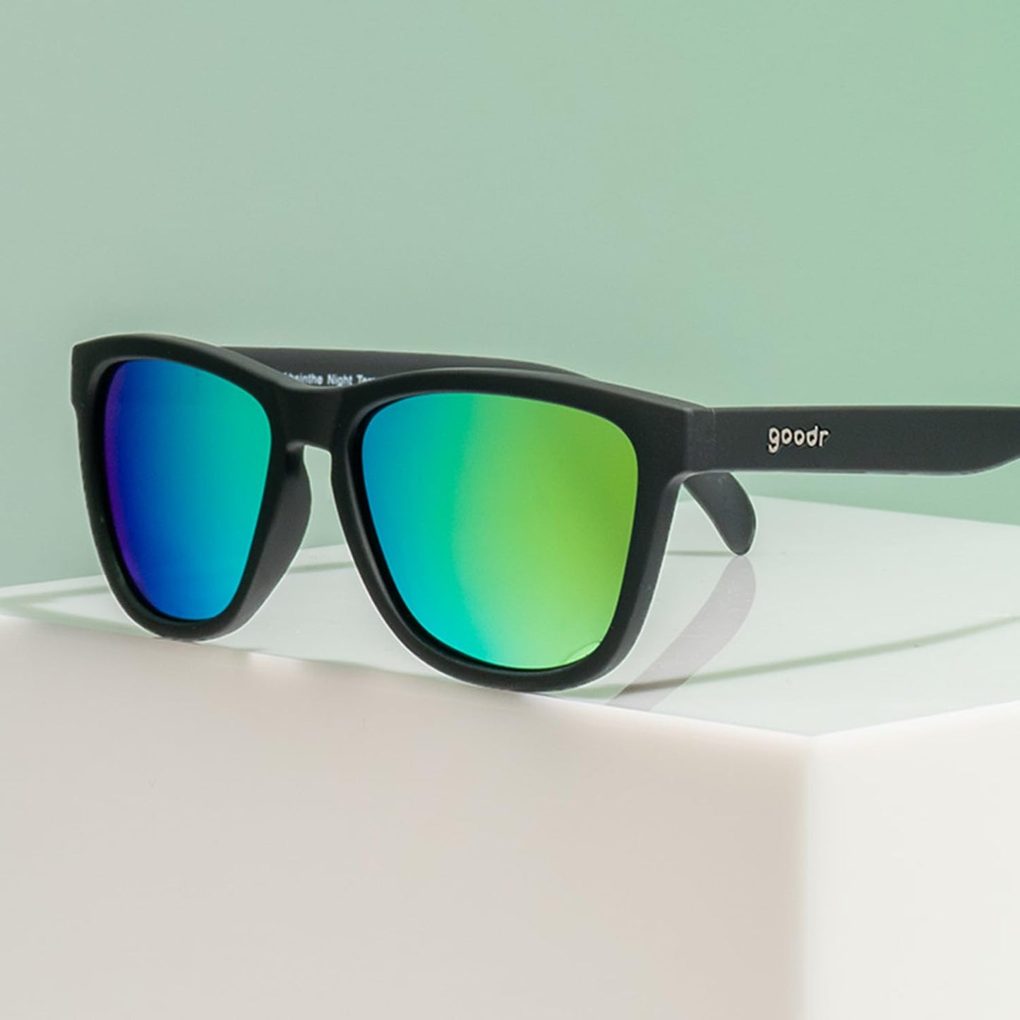 goodr Mick & Keith's Midnight Ramble - Gafas de sol polarizadas para hombres y mujeres, tamaño mediano (OG), marco sólido negro con lentes reflectantes de espejo azul, protección UV400