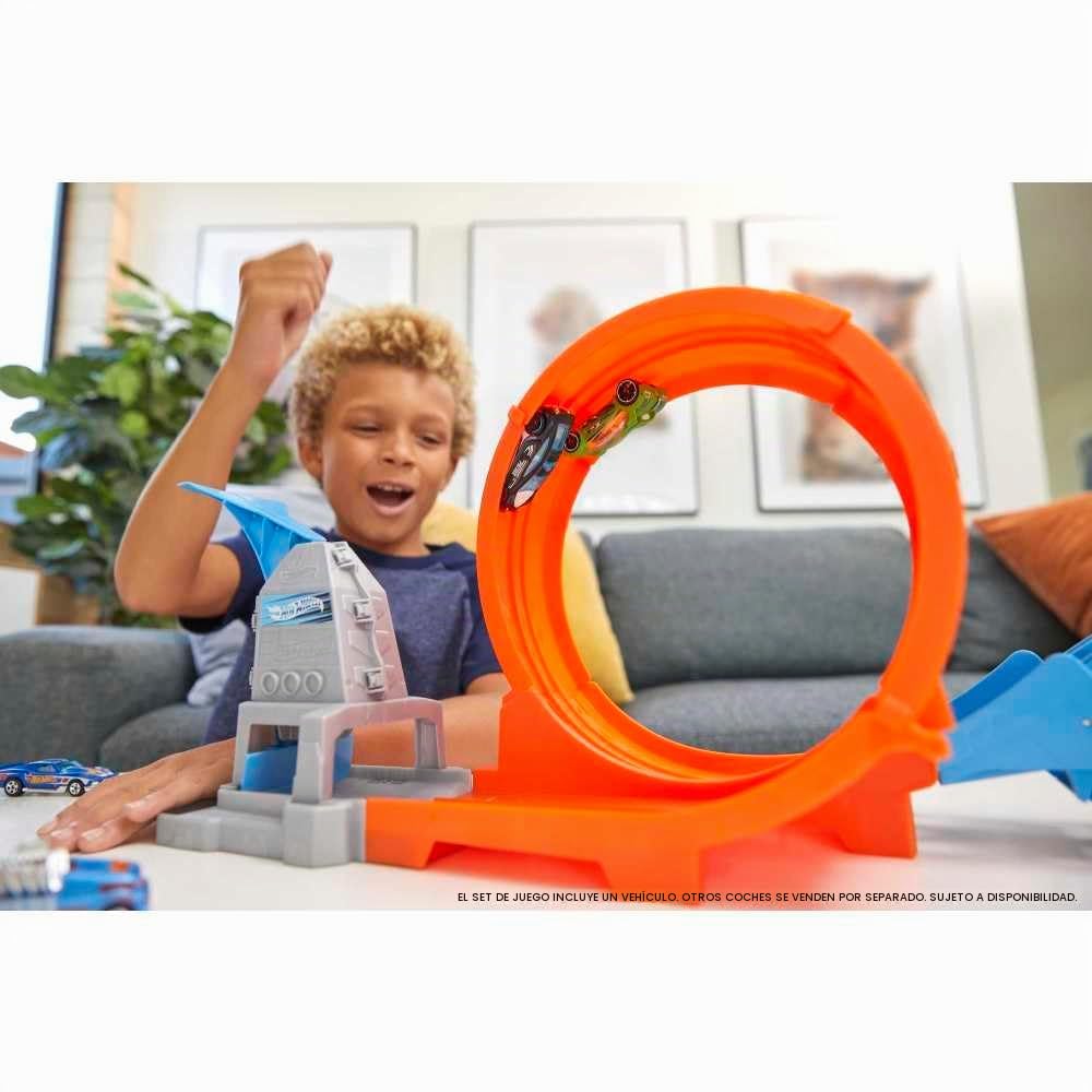 Hot Wheels Campeonato de loopings Pista de Coches de Juguete con Lanzador, Incluye 1 vehículo, Modelo Surtido (Mattel GTV13)