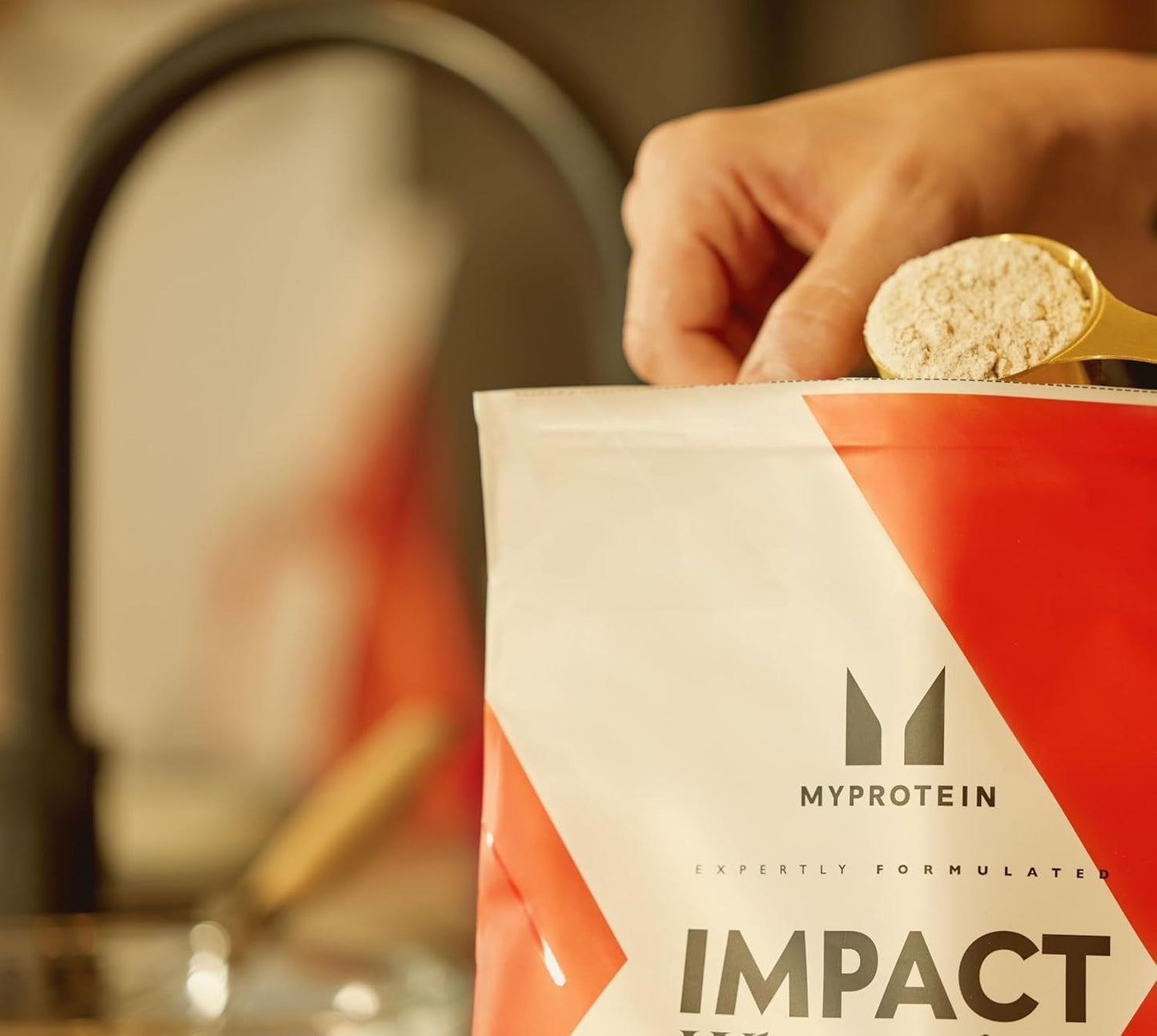 Myprotein Creatina Monohidrato en Polvo | 3g por Ración | Mejora el Rendimiento y la Potencia en Ejercicio de Alta Intensidad | Sin Sabor, Fácil de Mezclar | Bolsa Resellable de 250g