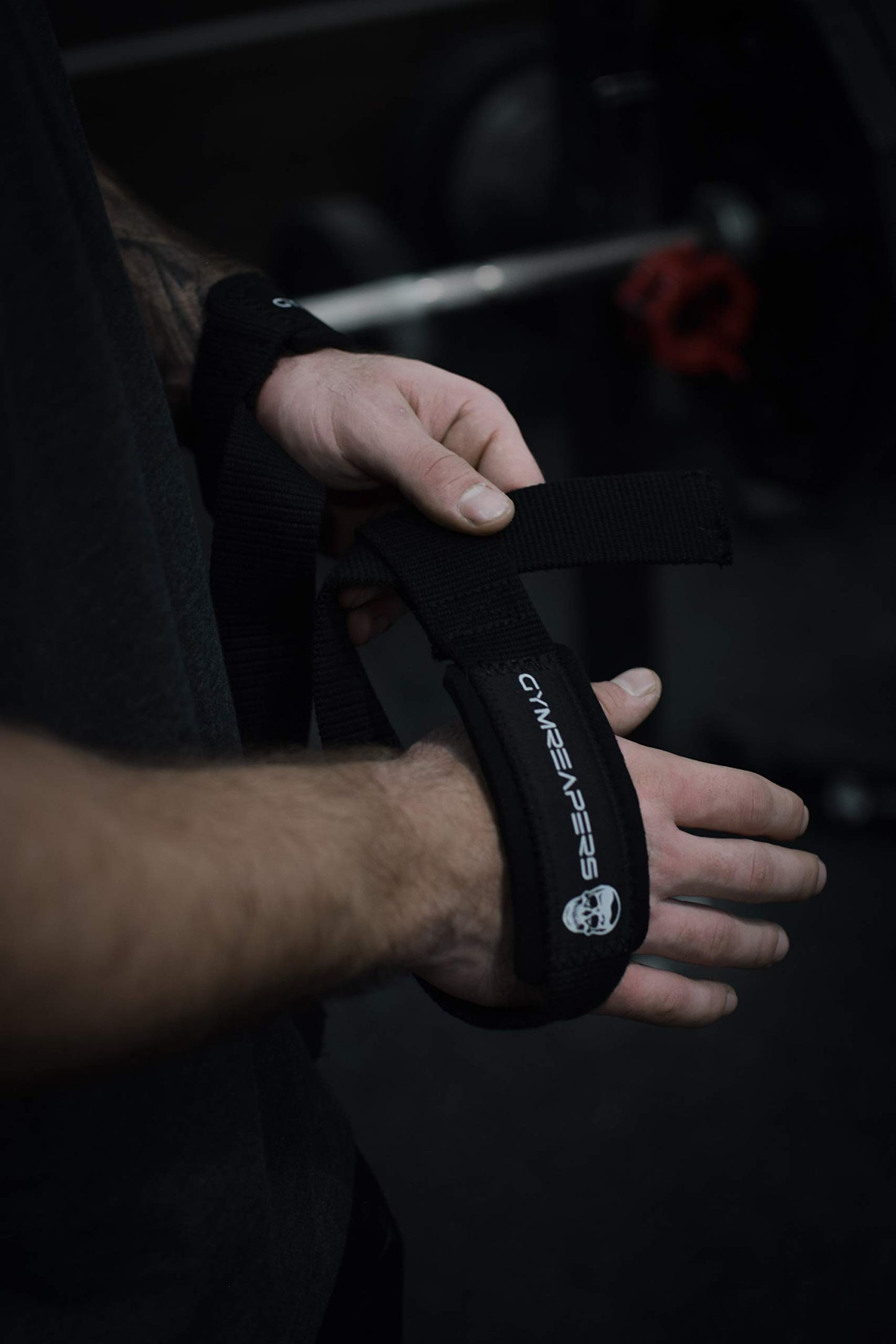 Gymreapers Muñequeras de levantamiento para levantamiento de pesas, culturismo, levantamiento de pesas, entrenamiento de fuerza, peso muerto, neopreno acolchado con algodón de 18 pulgadas (negro)