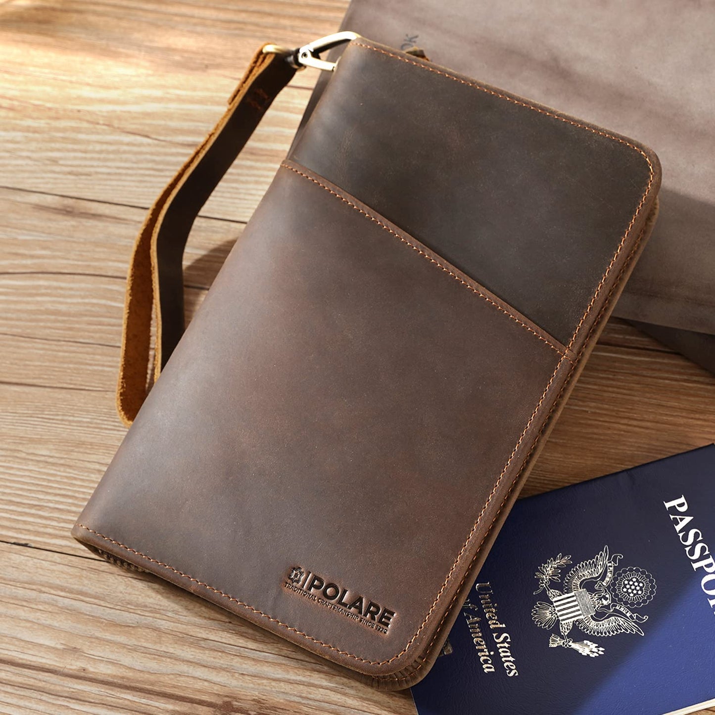 Polare - Funda de Cuero de Grano Completo para Hombres y Mujeres, Bloqueo RFID, Cartera de Viaje Familiar, Capacidad para 6 pasaportes, marrón Oscuro, S, Retro