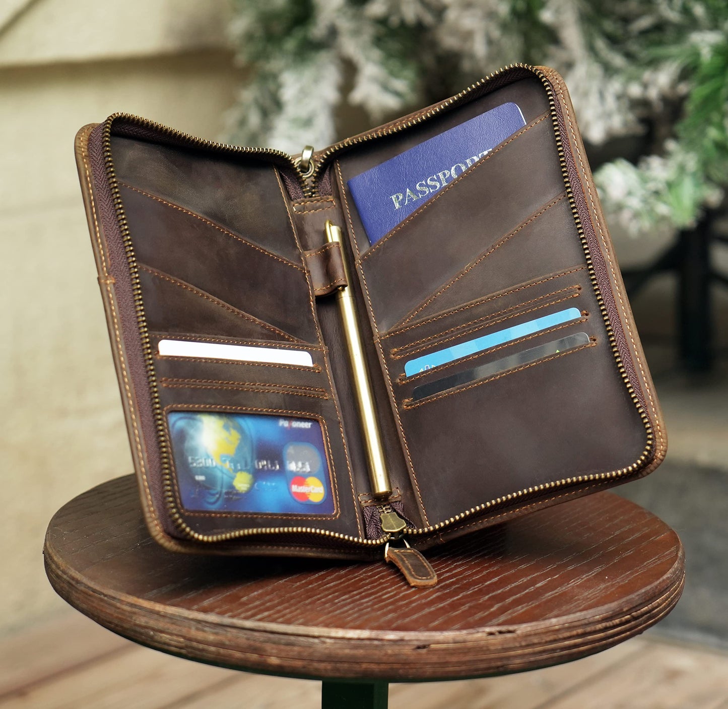Polare - Funda de Cuero de Grano Completo para Hombres y Mujeres, Bloqueo RFID, Cartera de Viaje Familiar, Capacidad para 6 pasaportes, marrón Oscuro, S, Retro
