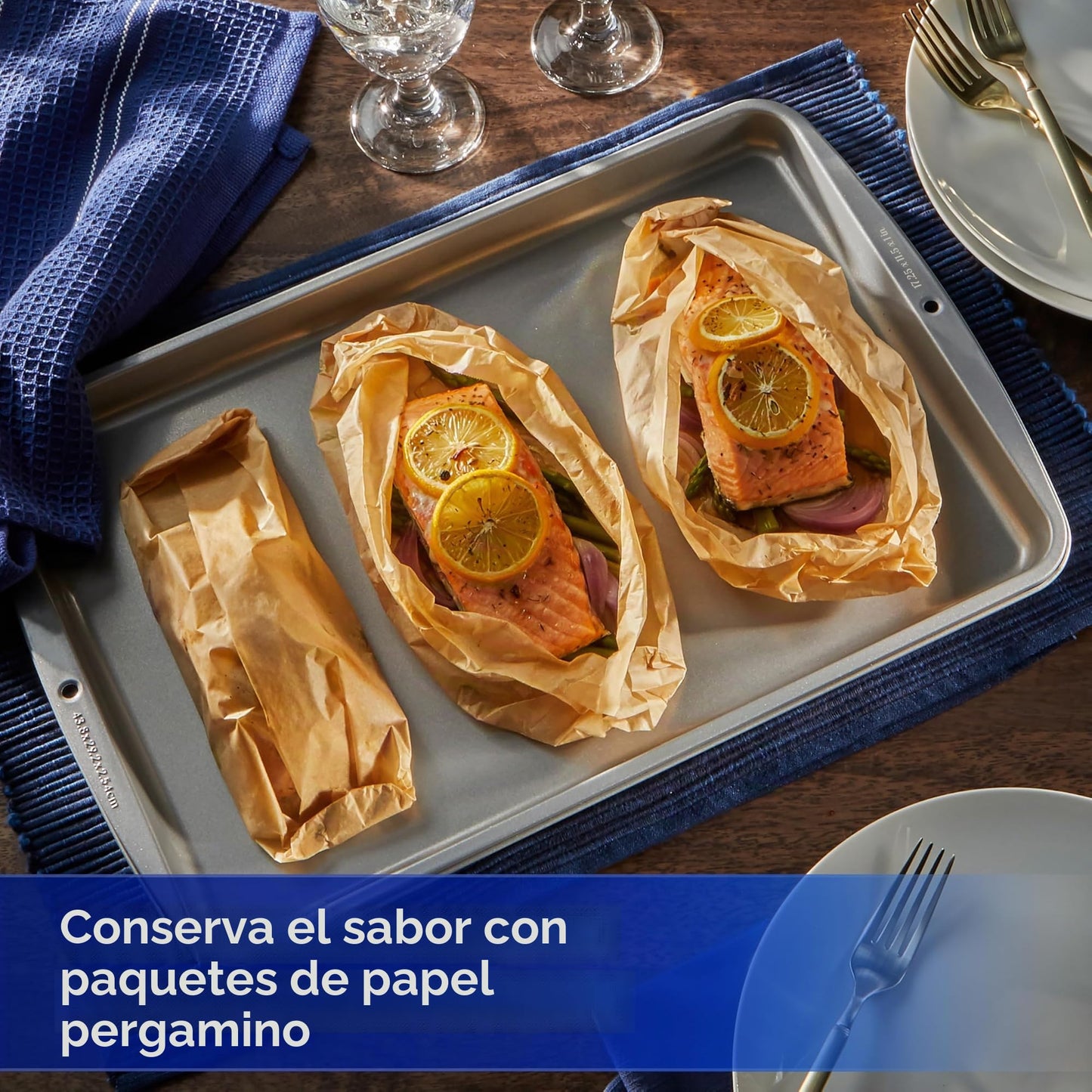Reynolds Kitchens Papel de pergamino sin blanquear | Papel para hornear compostable | Paquete de 1 rollo, 304 mm x 13,7 m