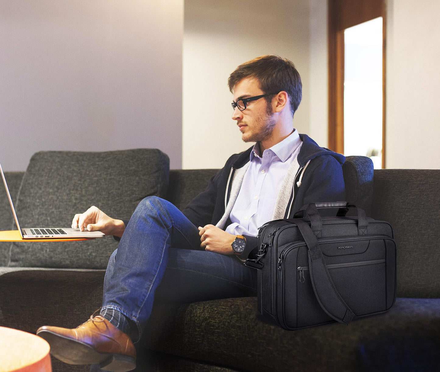 KROSER Bolsa para Laptop 18" Maletín Portátil Extensible hasta 17.3 Pulgadas Repelente al Agua Bandolera Bolsa de Mensajero para Viajes/Negocios/Escuela/Hombres/Mujeres-Negro