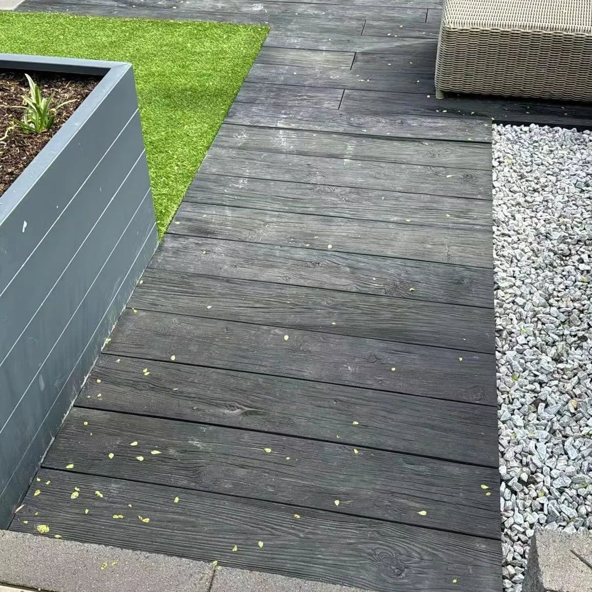 Modern Design 3D Surface Fireproof Wood Grain Textured Polyurethane Composite Flooring for Outdoor Use for Garden Terraces