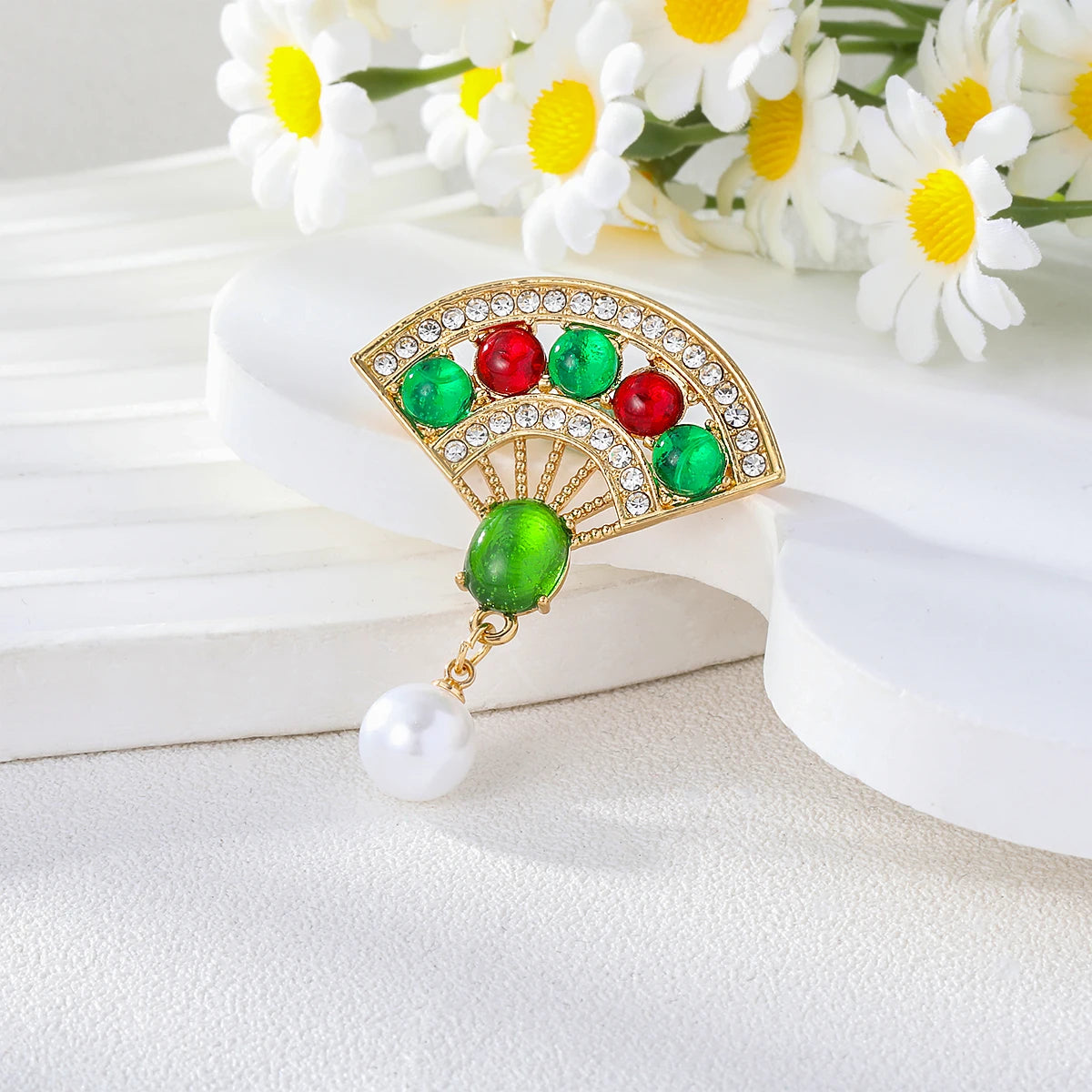 Weiman High-Grade Women's Rhinestone Fan Pearl Brooch Pins Anti-Slip Buckle Cardigan Collar Accessories for Parties and Weddings