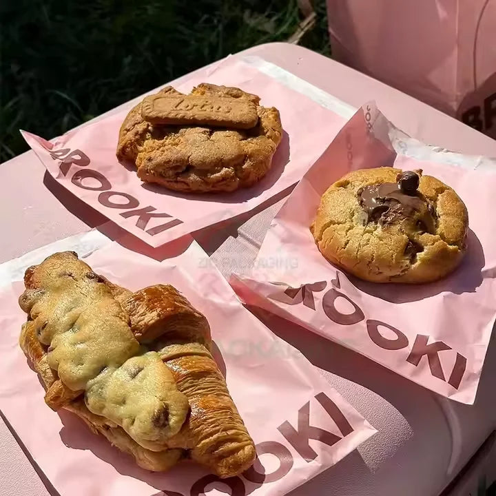 Customized Eco-Friendly Grease Oil Resistant Paper Bag for Cookie Donuts Crepe Macaron Bakery Crepe Foods Your Own Socks
