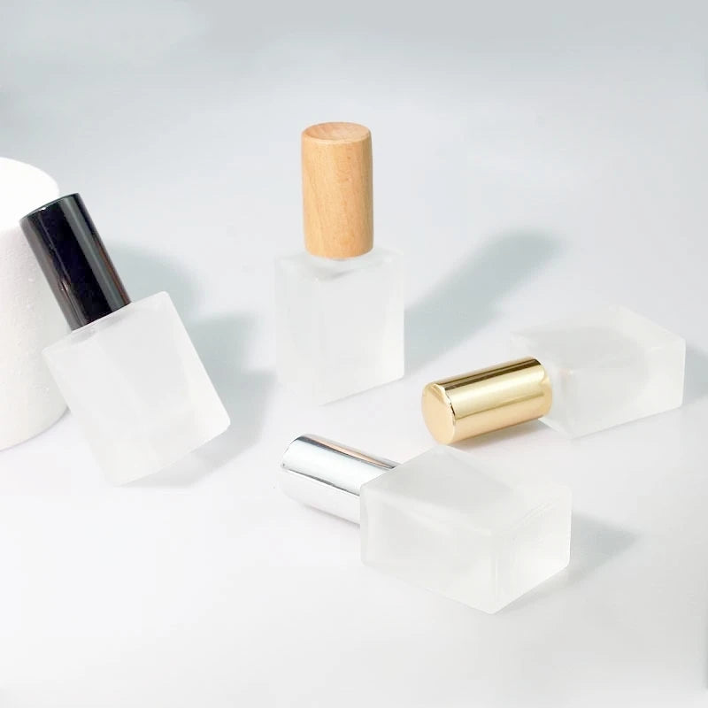 Travel Empty 5ml 10ml 20ml Square Rectangle Clear Frosted Mist Spray Perfume Sample Bottles 15ml with Aluminum or Wooden Cap