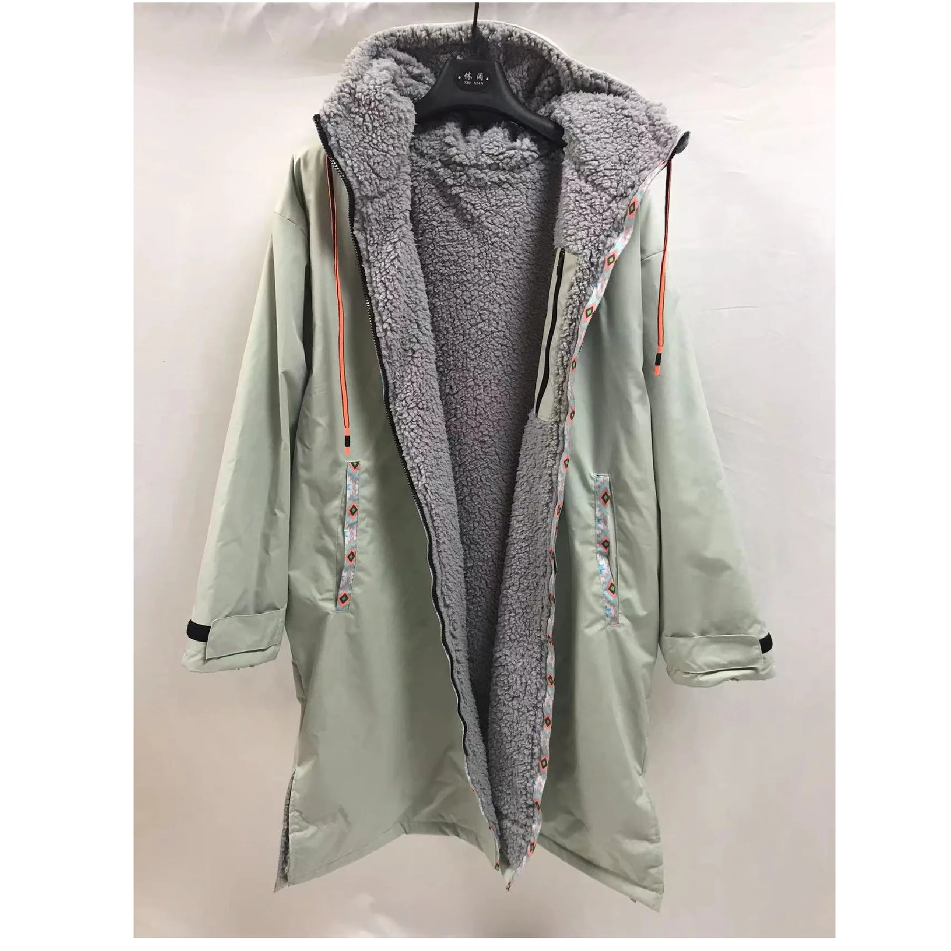 Custom ODM Dry Surf Robe 210D Nylon Jacket Super Strong Water Absorption Long Sleeve for Men