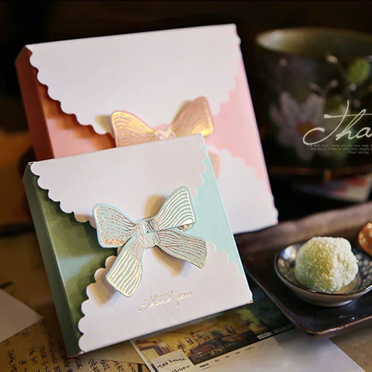 Mini Bowknot Self Erecting Recyclable Paperboard Gift Boxes for Cake Candy Jewelry & Soap Packaging