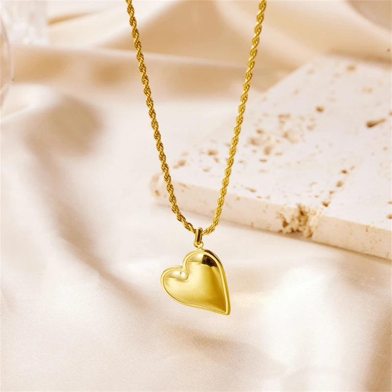 Non Fading 18K Gold Plated Stainless Steel Jewelry Necklace Sweat Resistant Rope Chain Sweet Heart Pendant Necklace for Women