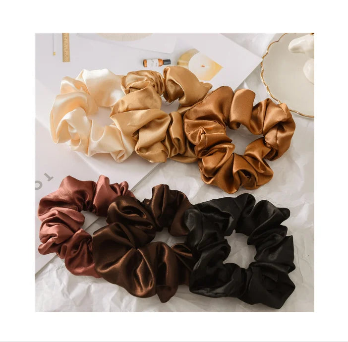 Wholesale Hot Selling Handmade Eco-Friendly Satin Fabric Large Plain Color Elastic Scrunchies for Women