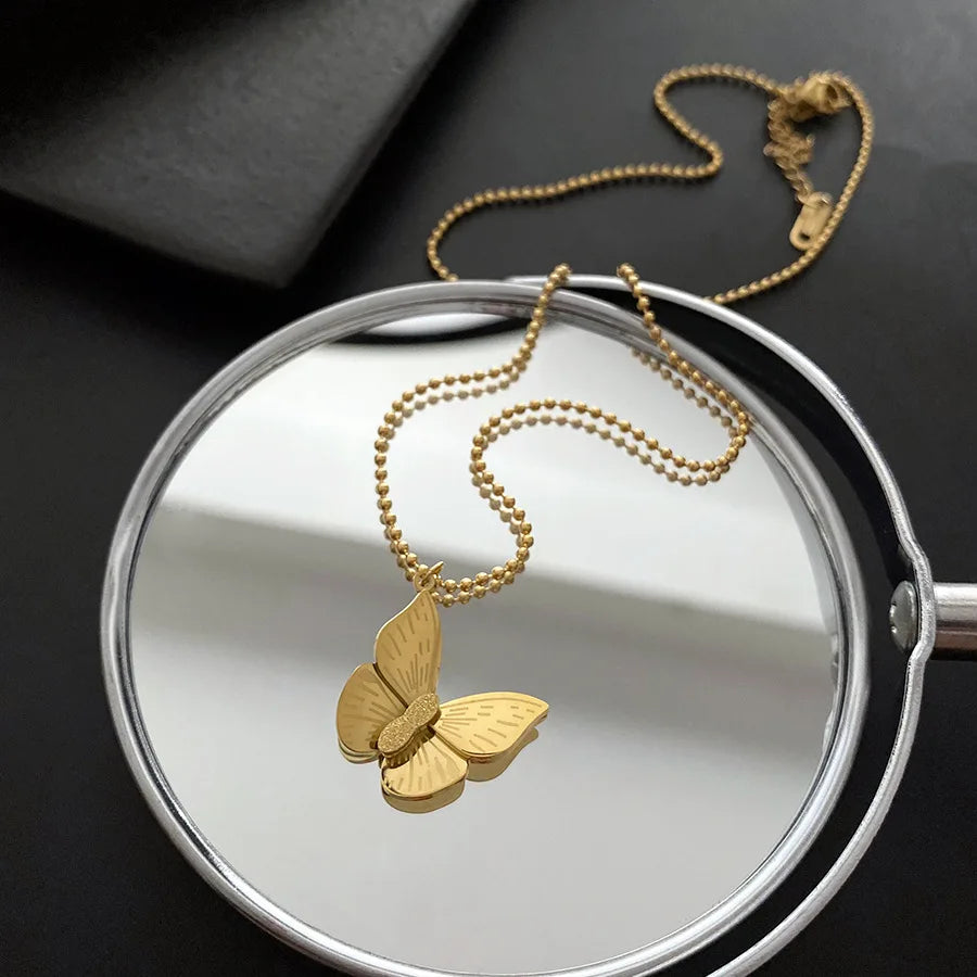 Delicate Modern Gold Beaded Chain  Frosted Three-dimensional Pendant Necklace Charm Butterfly Jewellery Necklace Set