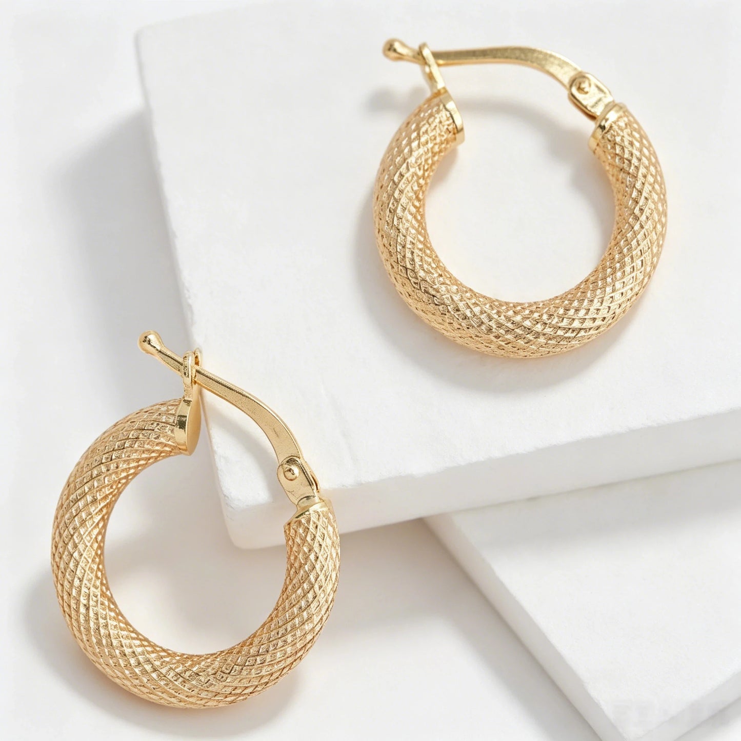 Vintage Designer 18K Solid Gold Women Chunky Hoop Earrings Statement Huggie Korean Elegant Fashion Dangle Drop Jewelry Gift