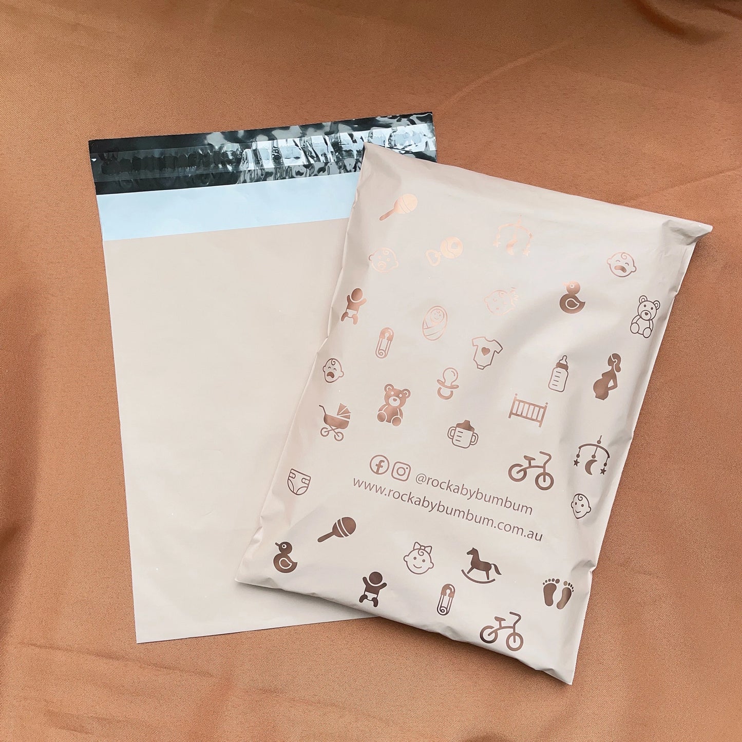 Biodegrade Custom Logo  Matte Peach Creamy Self Adhesive Tear Proof Plastic Shipping Bags  Mailing Bag Mailer for Clothing