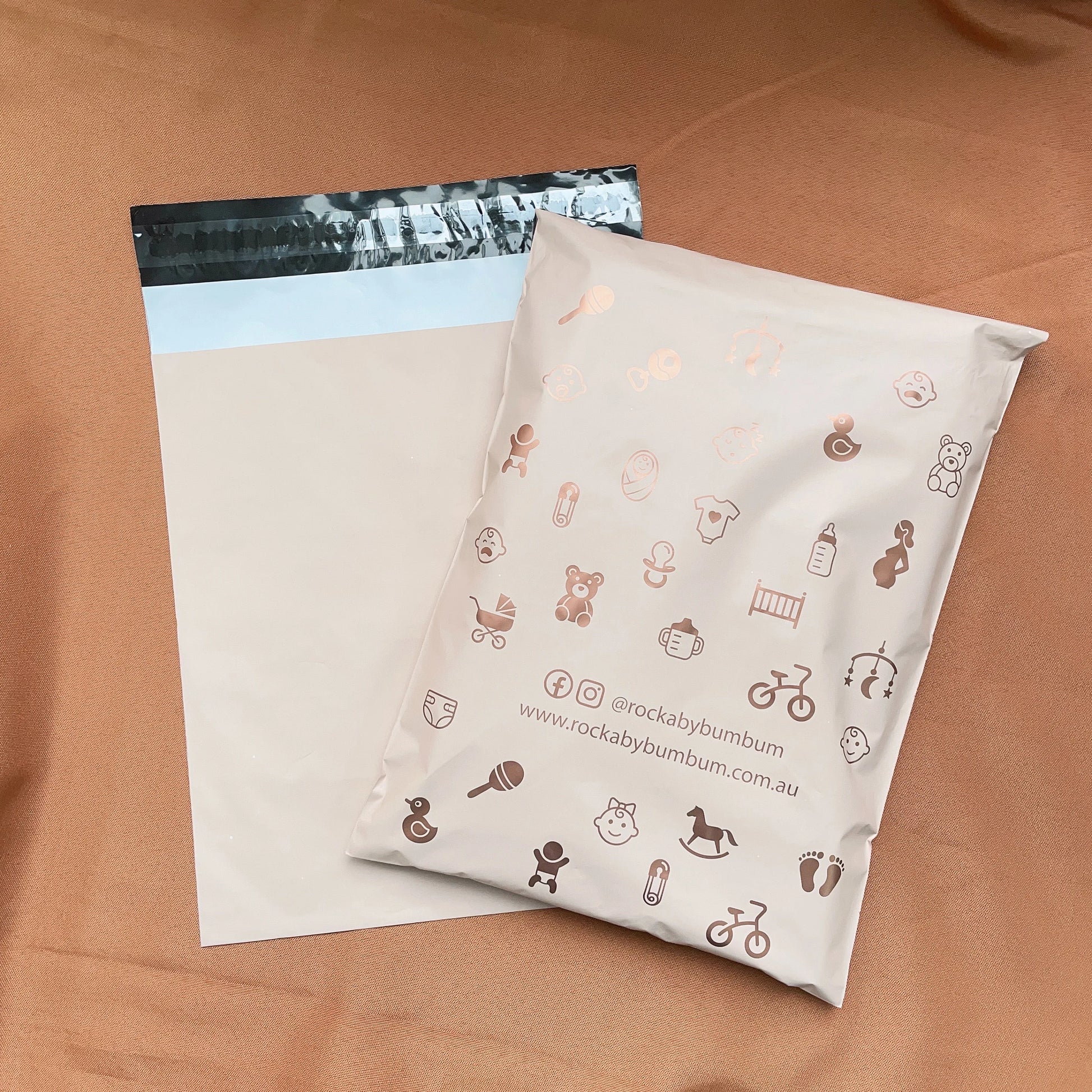 Biodegrade Custom Logo  Matte Peach Creamy Self Adhesive Tear Proof Plastic Shipping Bags  Mailing Bag Mailer for Clothing