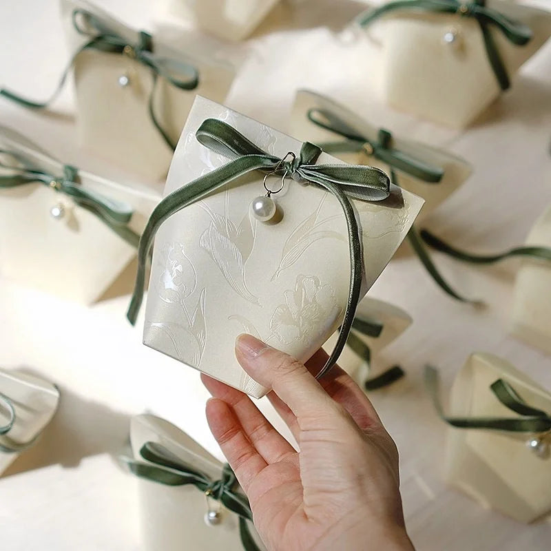 CSMD Chinese Manufacturers Wholesale Cheap Price Parities Presents Beige Color Empty Parties Guests Boxes for Wedding Chocola