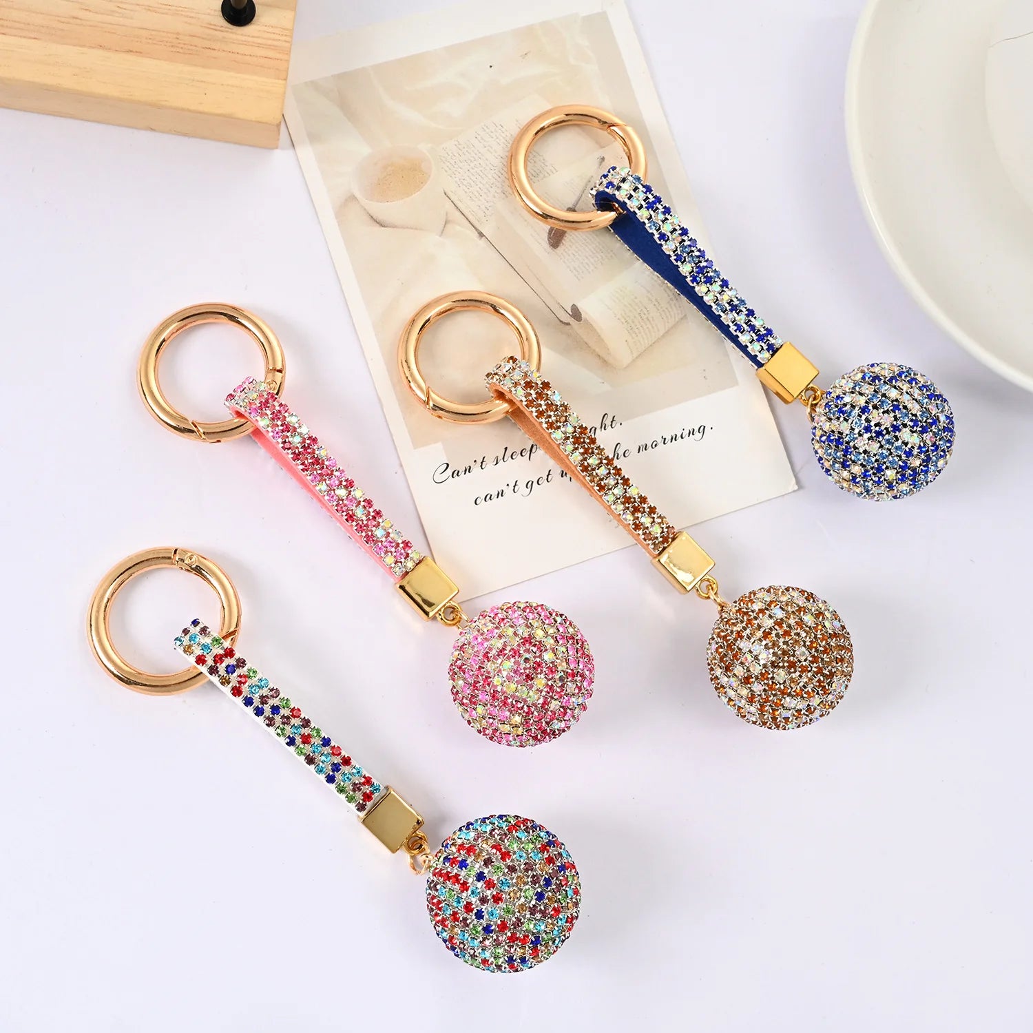 New Fashion Full Diamond Keychain Bling Crystal Rhinestone Ball Key Chains Car Key Rings Schoolbag Charm Pendants Round Keych
