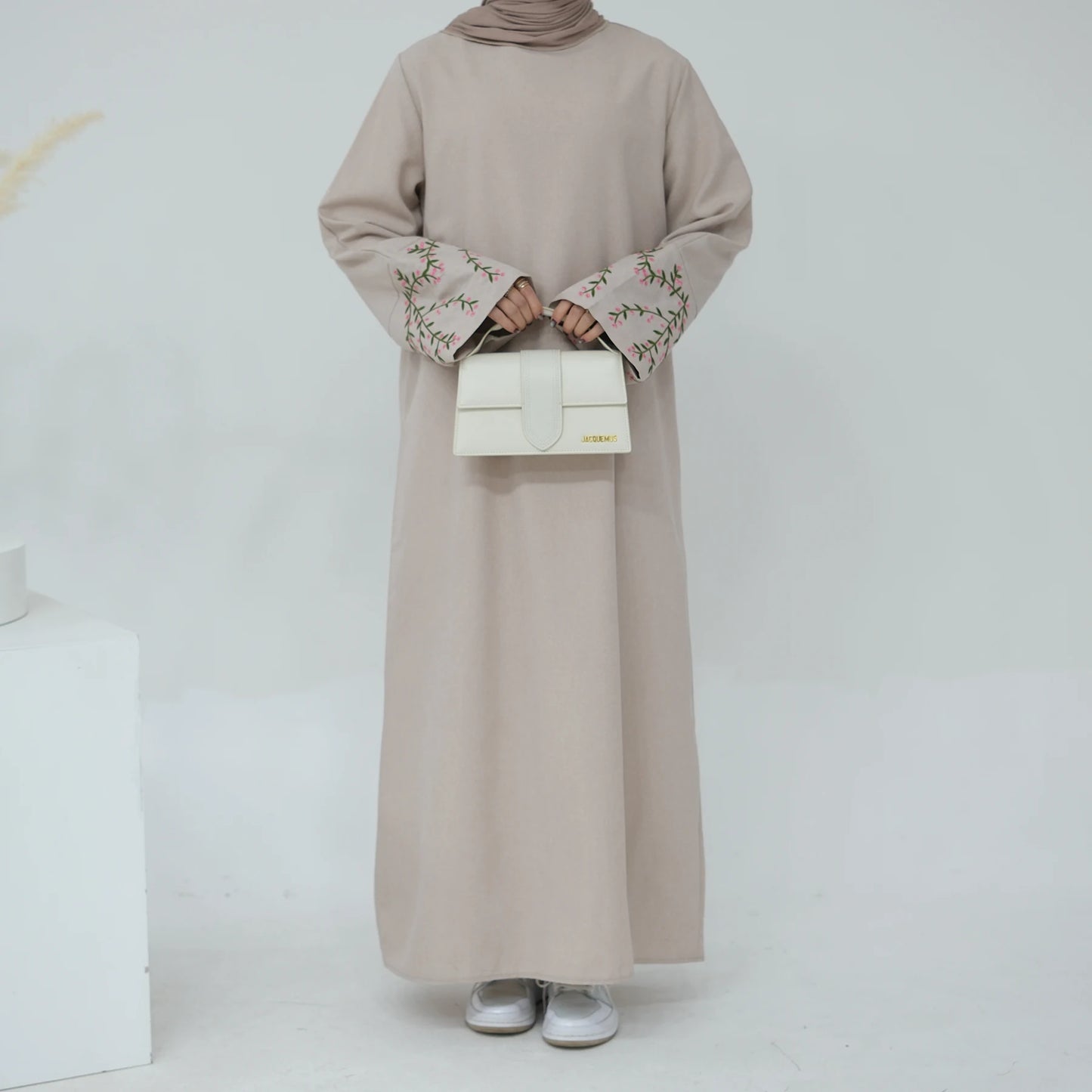 2024 Ramadan Turkey Islamic Women's Plus Size Closed Abaya Spring Flowers Embroidered Linen Fabric Dress Breathable OEM ODM