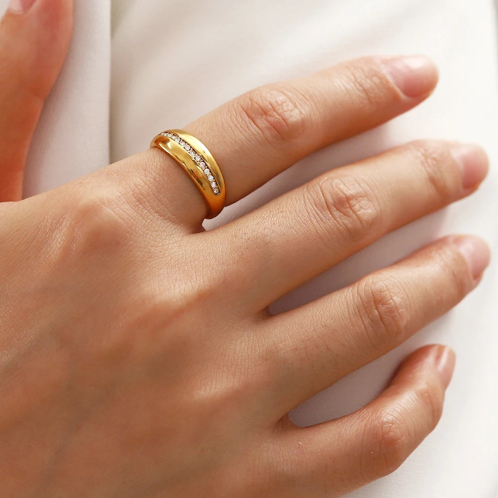 Stocks Selling Fashion Non Tarnish 18k Gold Plated Ring Jewelry Stainless Steel Ring Cubic Zircon Diamond Ring for Women