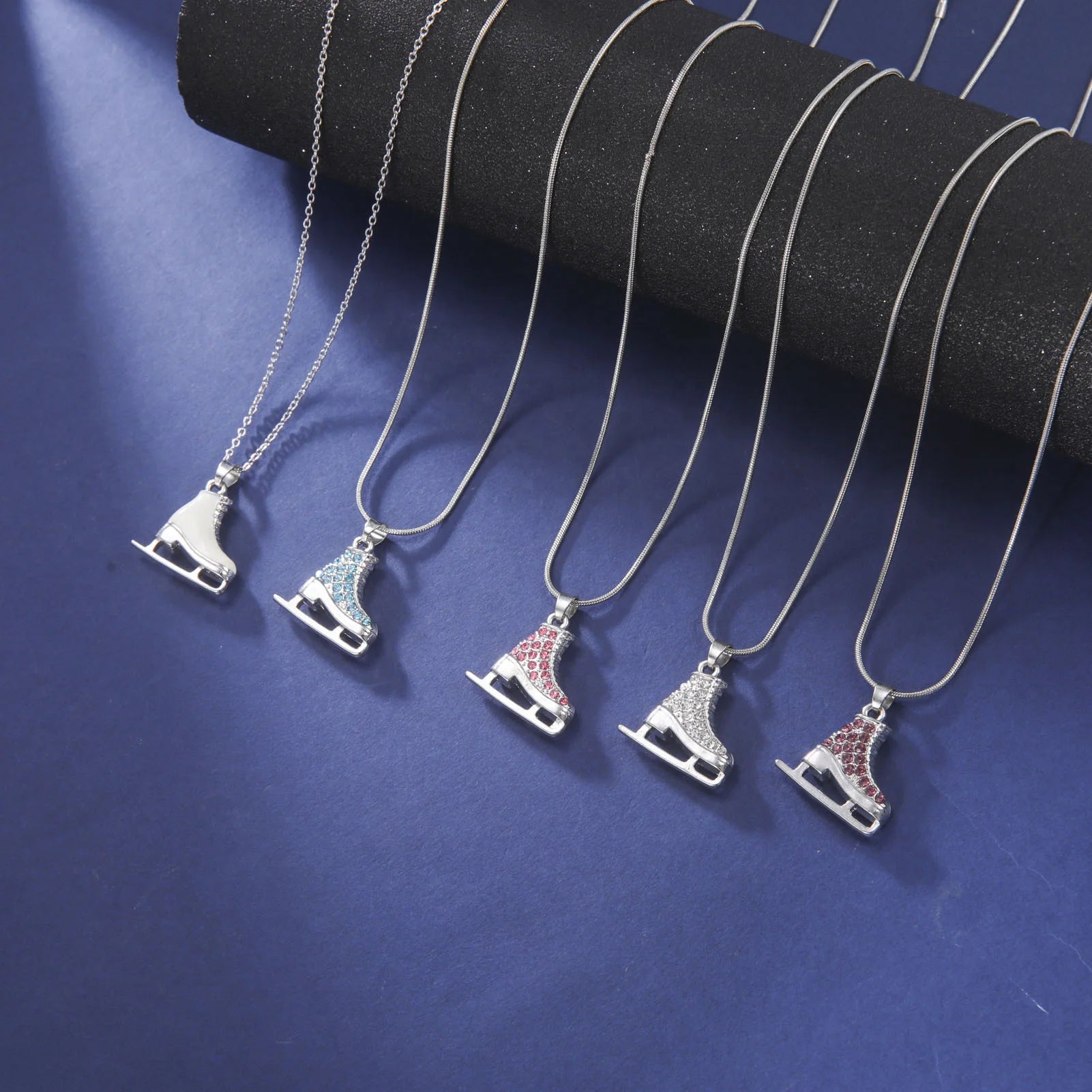 Zircon Skating Shoe Necklaces for Woman Girls Luxury Crystal Sports Pendant Necklaces for Man Women Jewelry Gifts Wholesale