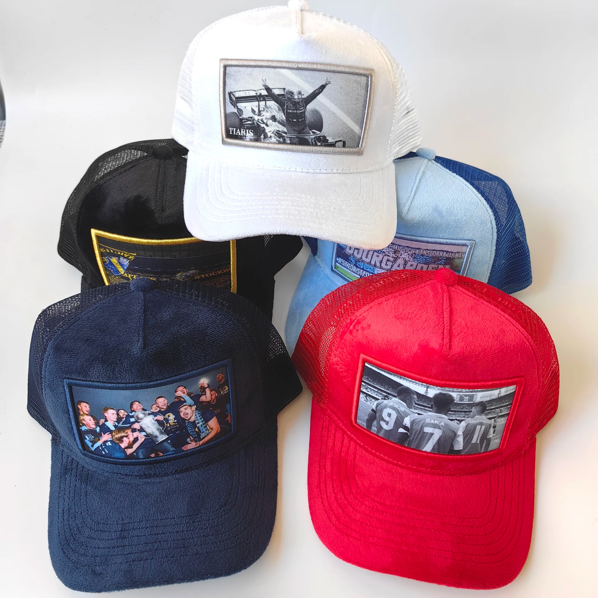Unisex Velvet Breathable Waterproof Outdoor Trucker Hat with Puff Printing 5 Panel Design Custom 3D Embroidery Patch Logo