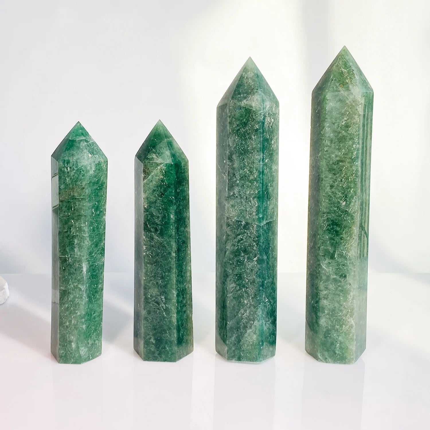 Wholesale High Quality Natural Hand Carved Crystal Tower Middle Size Polished Green Strawberry Points Home Decoration Engravi