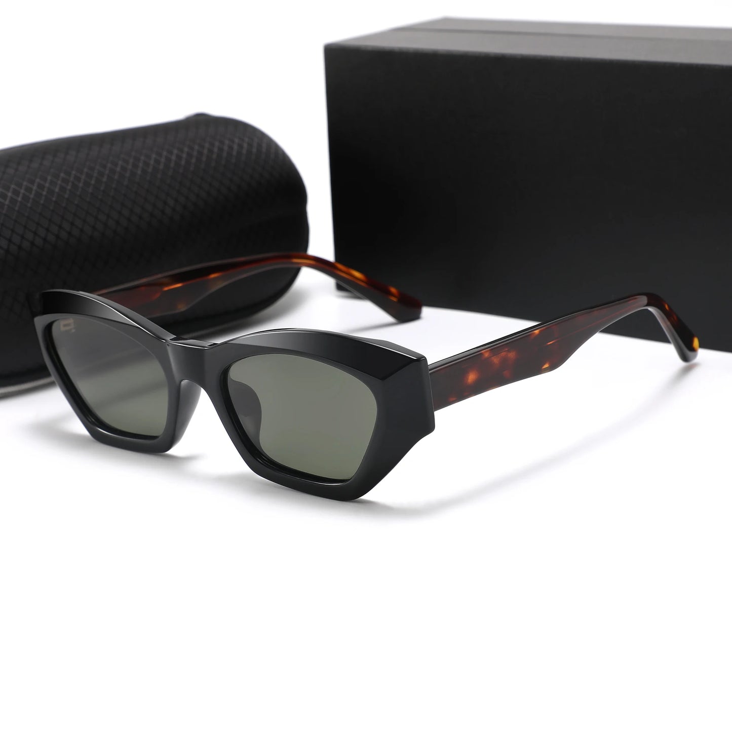 2024 Women  Sunglasses with Custom Logo Tr90 Acetate Frame and Tac Polarized Lens New Fashion Design Shades
