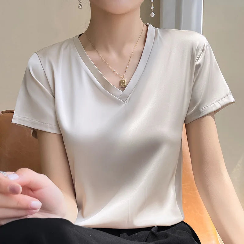 Boutique Wholesale 2026 Summer New Loose V-neck Solid Color Temperament Simple Short Sleeved Women's T-shirt