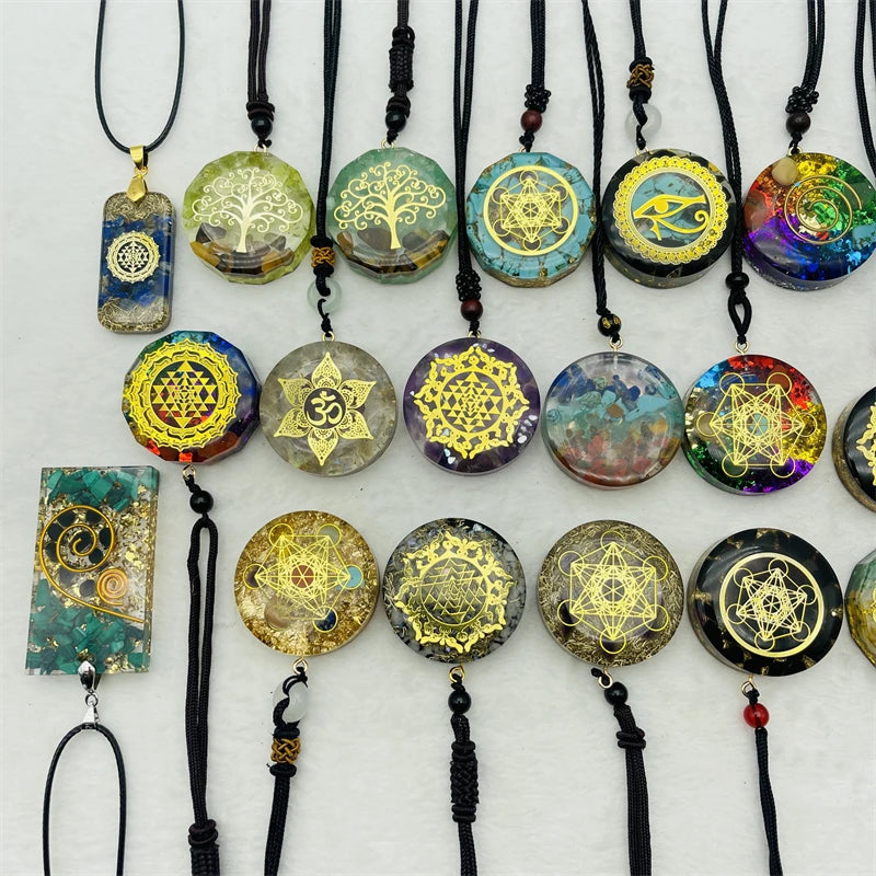 Wholesale Crystal Chips 7 Chakra Orgonite Orgone Energy Pendant Necklace for Reiki Healing