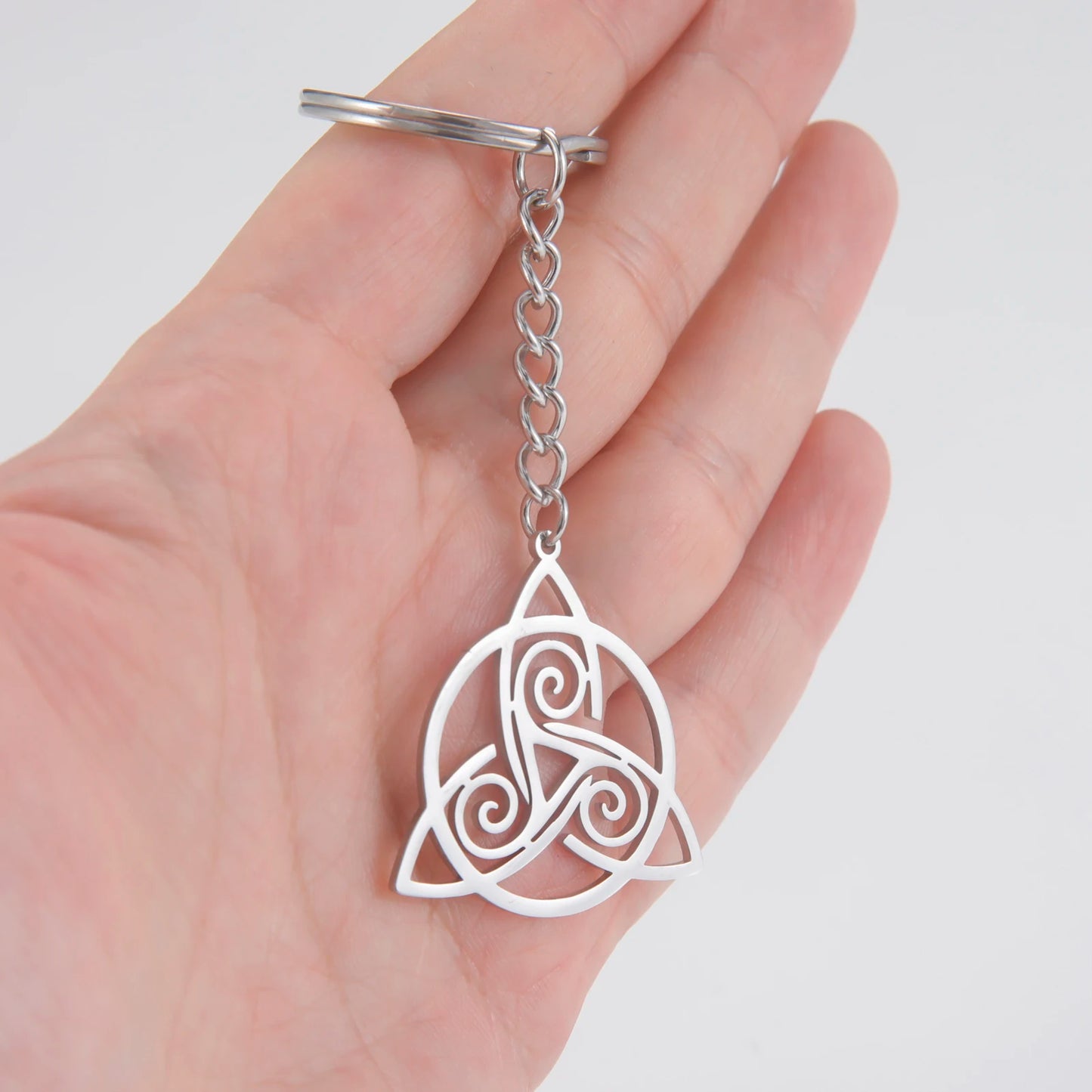 Vintage Circular Witch Celtic Knot Pendants Keychain Stainless Steel Car Bag Keyrings for Women Men Amulet Key Chains Jewelry
