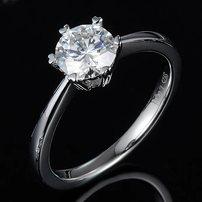 Abiding Jewelry Factory 925 Sterling Silver Women 6 Heart Claw Setting Solitaire 1ct Round Moissanite Engagement Diamond Ring