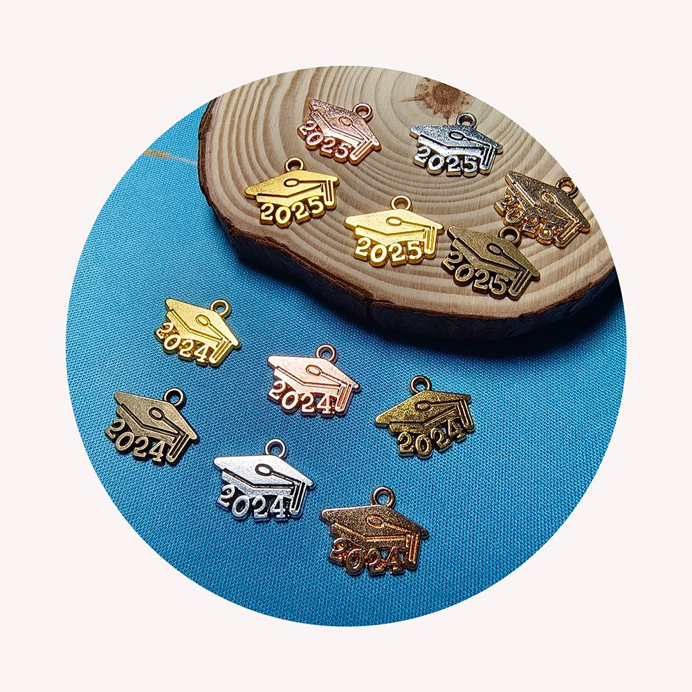 Graduation Hat Zinic Alloy Metal Pendant Charms Antique Silver/Copper With Year Number for Keychain Bracelet Necklaces Jewelr
