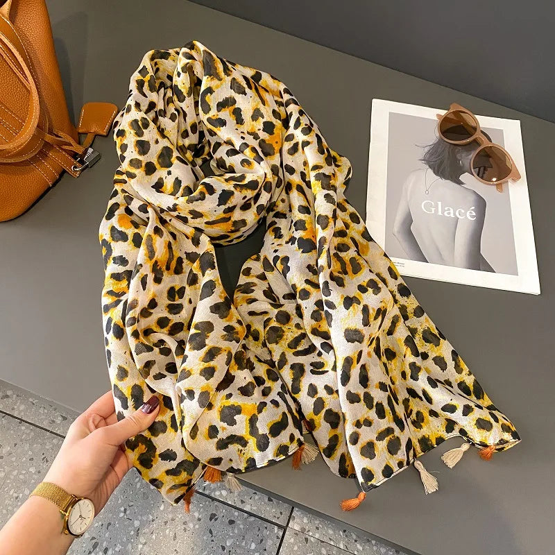 Wholesale Summer Lightweight Cotton Voile Printed Wide Shawls Fashion Leopard Polka Dotted Printed Hijabs Muslim Women Scarve