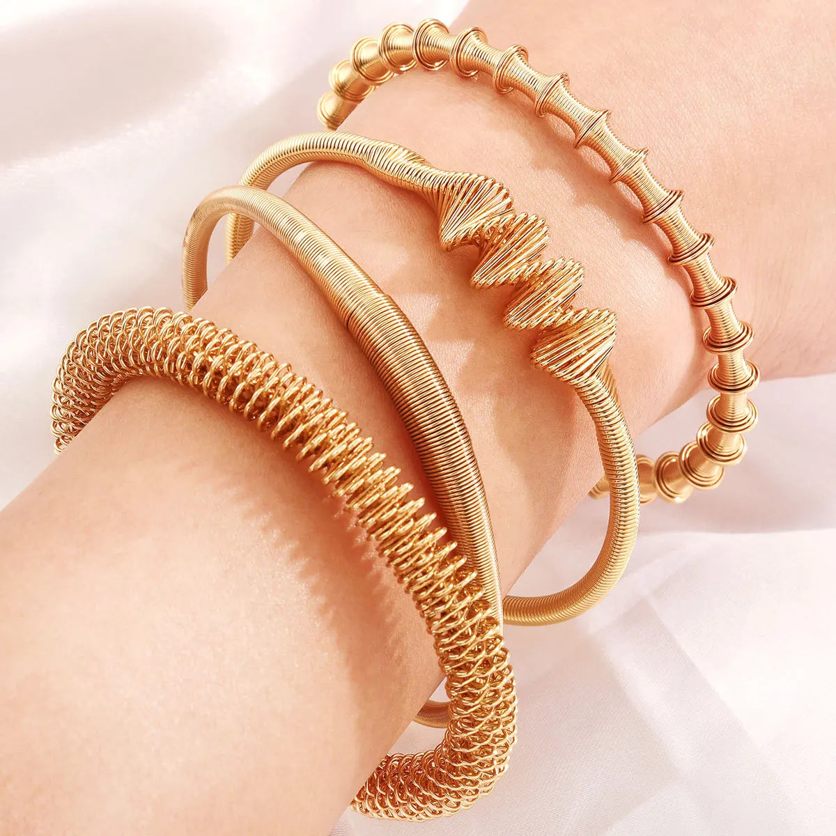 Europe and America New Style Bohemia Cuff Bangle Bracelet Jewelry Sliver Gold Handcuff Bracelet for Women