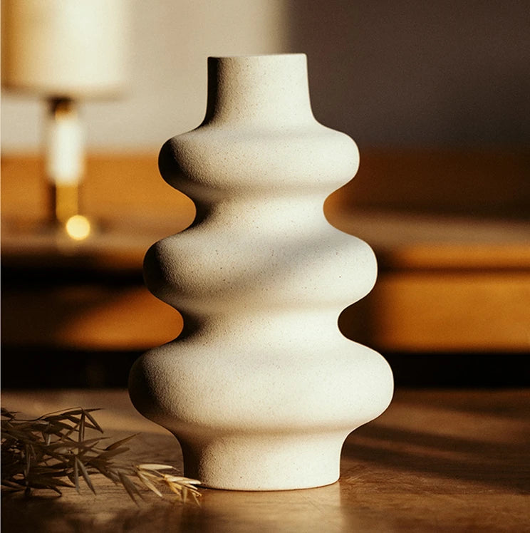Matt Modern White Ceramic Circle Vase Nordic Plant Pot Home Living Room Office Desktop Ornaments Spiral Porcelain Flower Vase