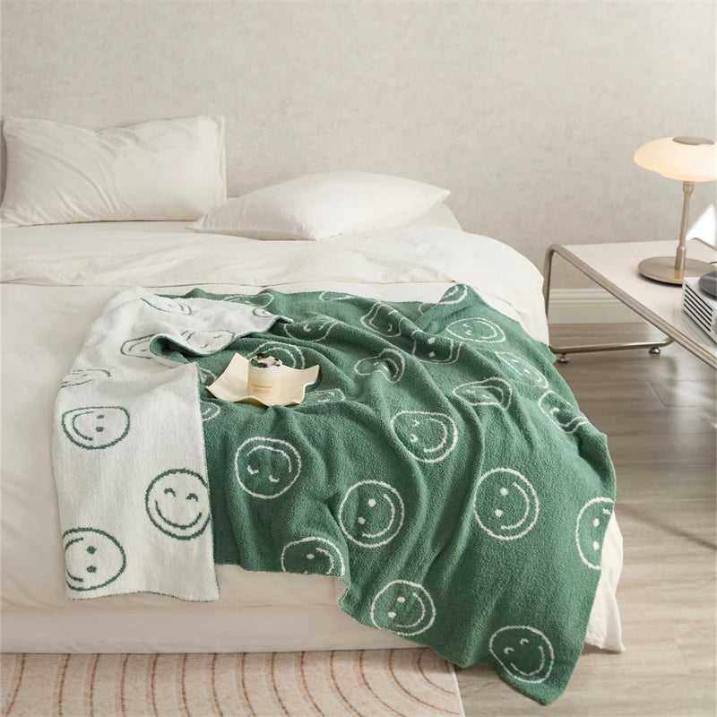 Suoer Cozy Smile Face Jacquard Polyester Blanket for Home Decoration Sofa and Winter  XL