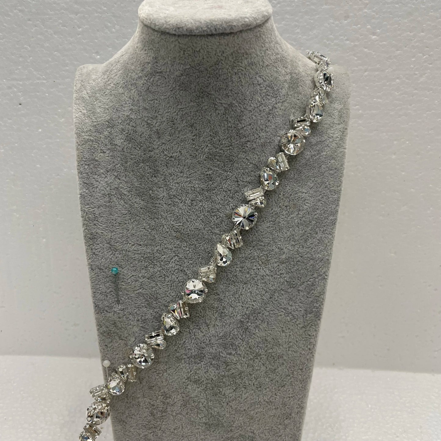 Diamond Shaped Crystal Trim Hot-Fix Iron-On Rhinestone Cup Chain Motif Trimming for Decorative Accessories