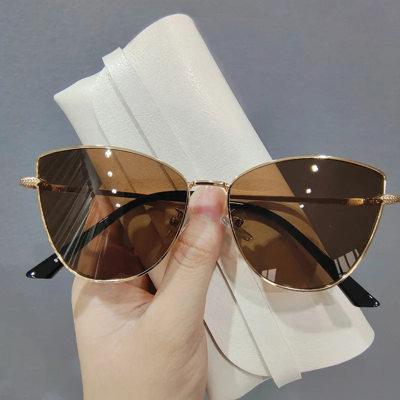 674 Oversized Cat Eye Sunglasses New in Stylish Vintage Metal Rim Women Eyewear Trendy Brand Designer Fashion Outdoor Shades