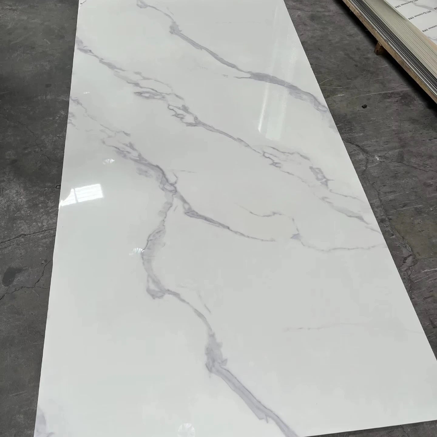 Fish-Belly White  Marble Wood Veneer Wall Panel Series with Unique Stone Pattern Wood Veneer Wall Board