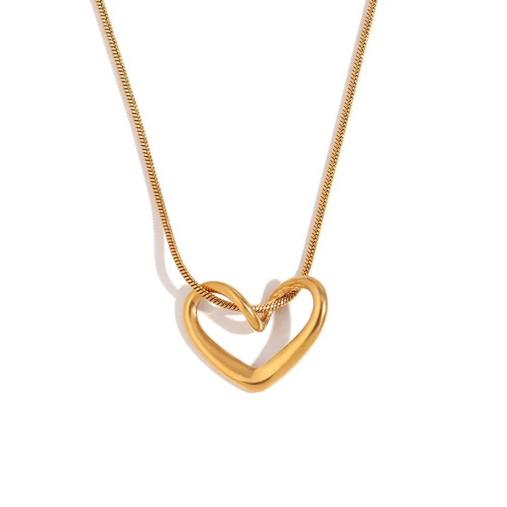 Summer Hollow Heart Pendant Necklace 18k Gold Heart Snake Clavicle Chain Stainless Steel Necklace Women