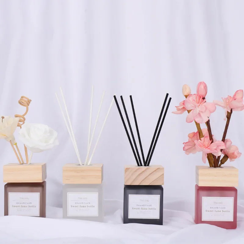 Luxury square Reed Diffuser Bottle Glass 100ml clear Frosted pink Blue Brown  Empty Reed Diffuser Bottle with square Wood Cap