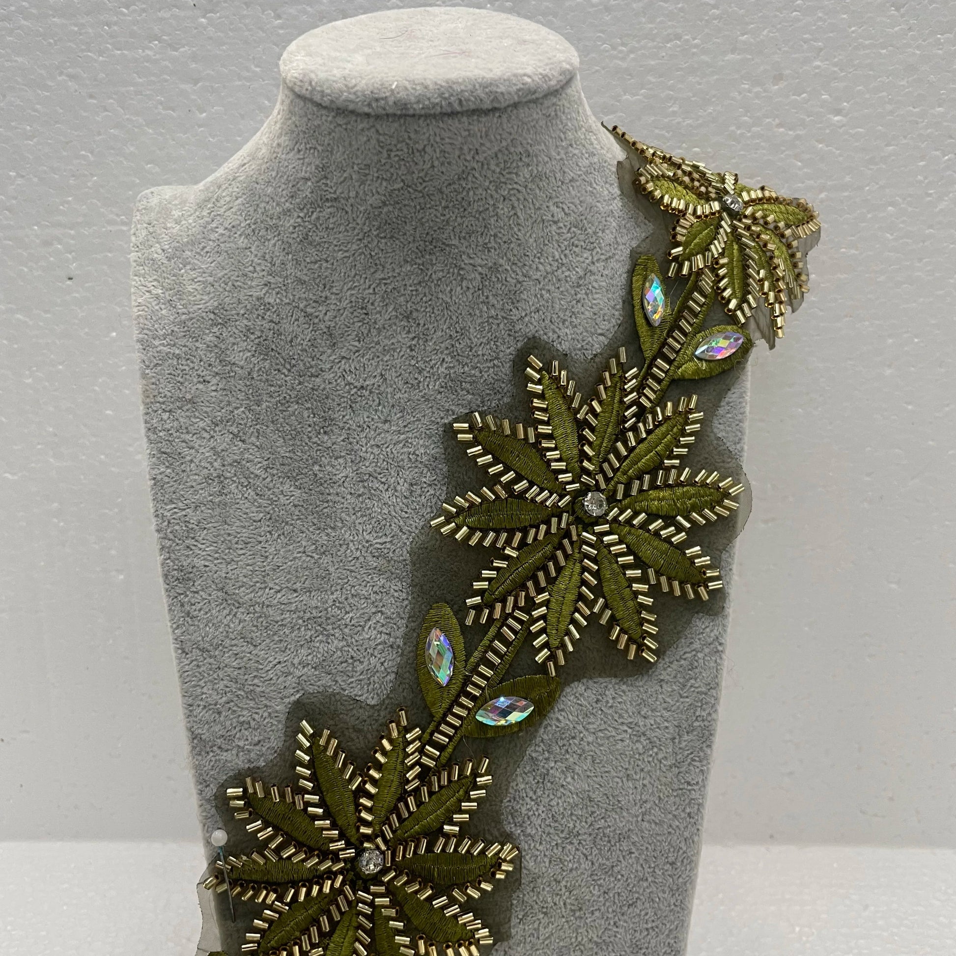 2024 New Design Beaded Trimming Applique Cloth Accessories
