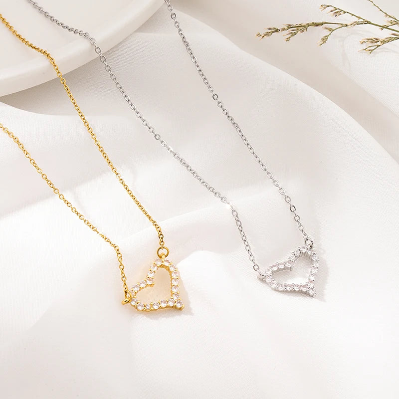 High Quality Simple Peach Heart Inlaid Zirconia Fashion Stainless Steel Heart Pendant Necklace