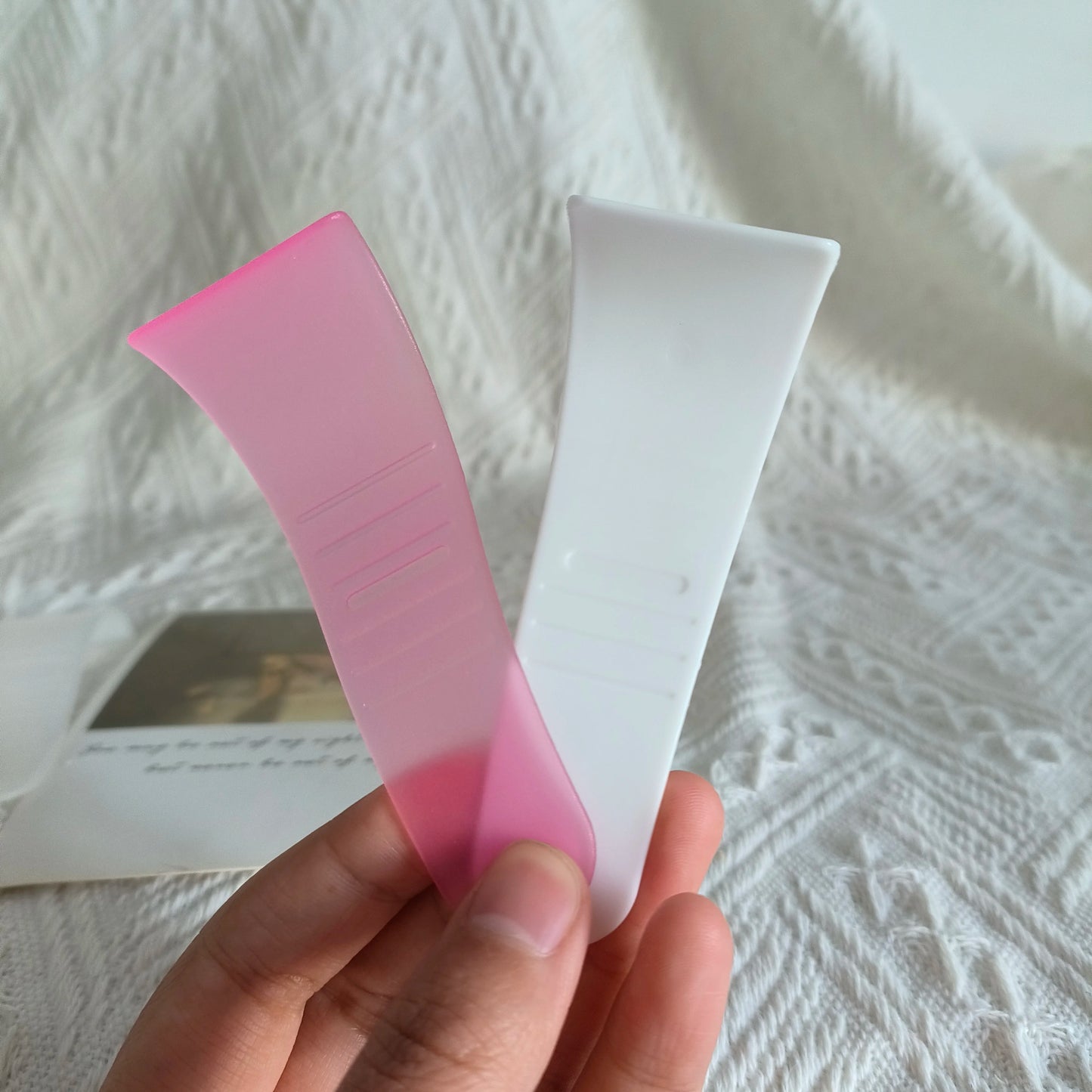 Cheap 9cm Convenience Plastic Hair Removal Scraper PP Cream Shaving Spoon Beauty Makeup Smooth Surface Tools Waxing Spatula