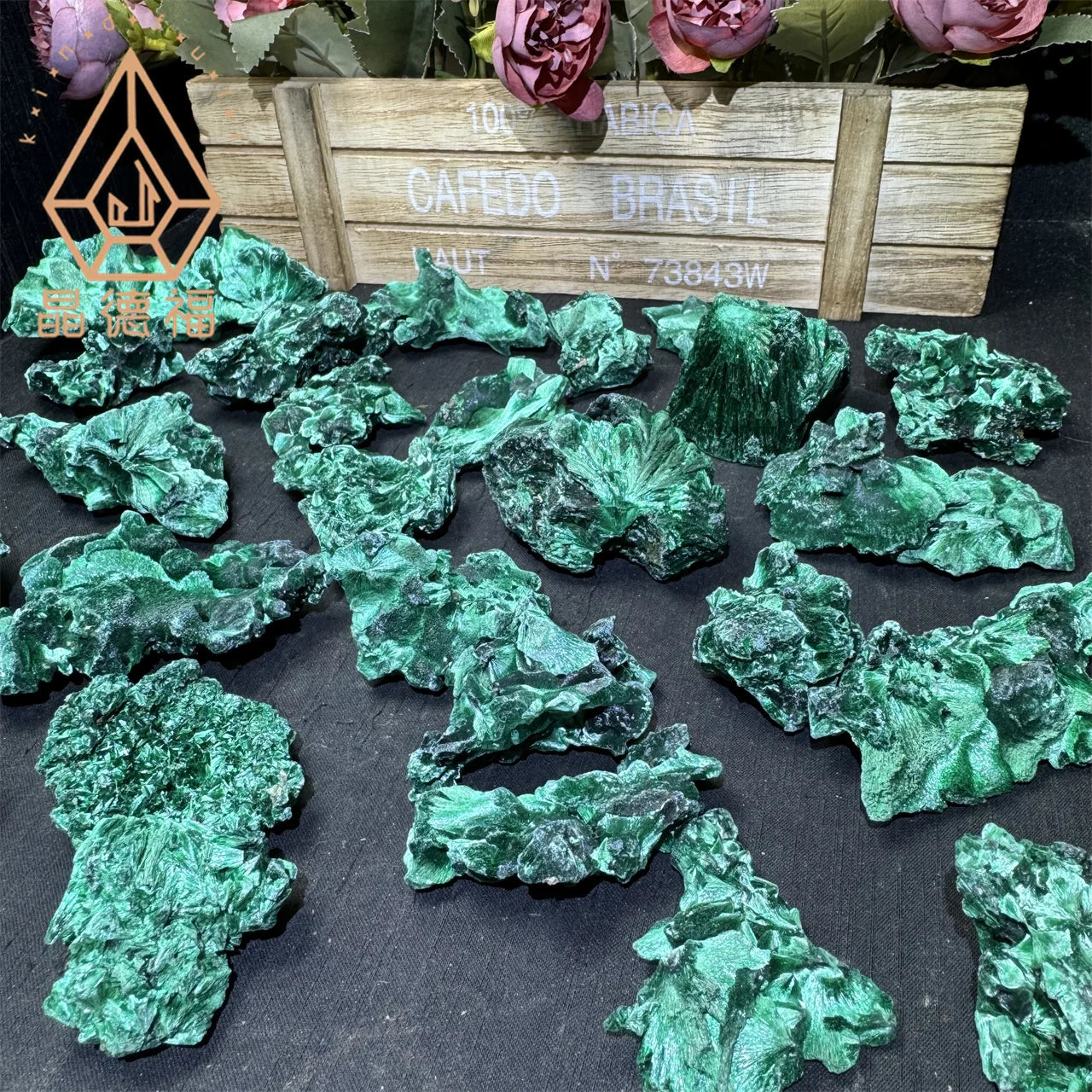 Kindfull Malachite Specimen Natural Crystal Velvet Malachite Specimen for Decoration