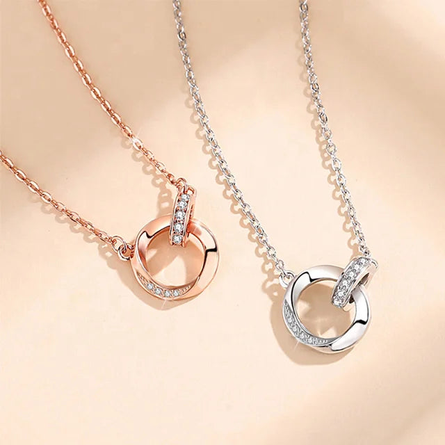 Fashionable and Luxurious Style with Diamond Inlaid Mobius Double Ring Geometric Circular Pendant Collarbone Chain