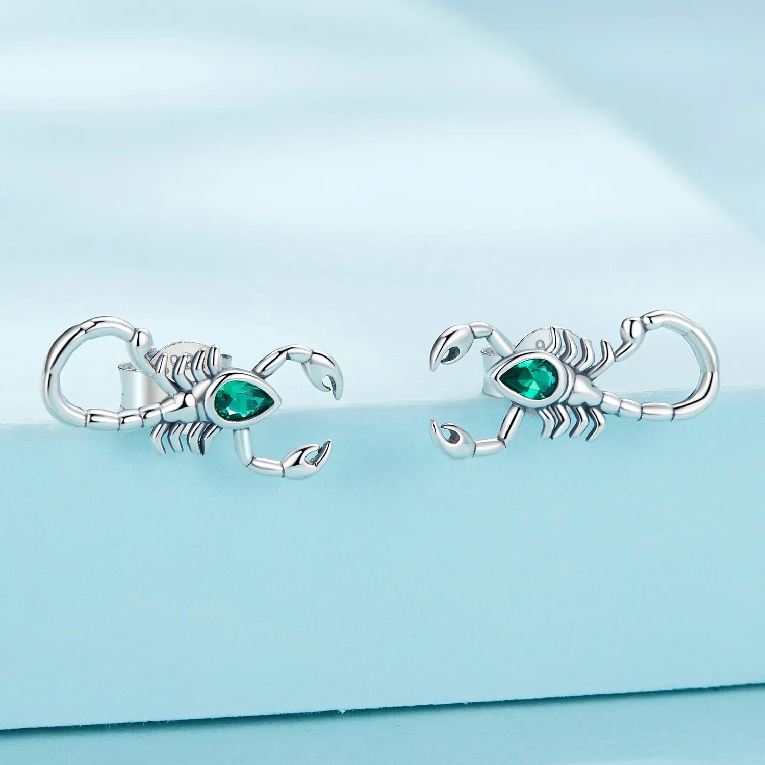 925 Sterling Silver Green Zircon Scorpion Stud Earrings for Women Original Design Animal Earrings Fine Jewelry SCE1555