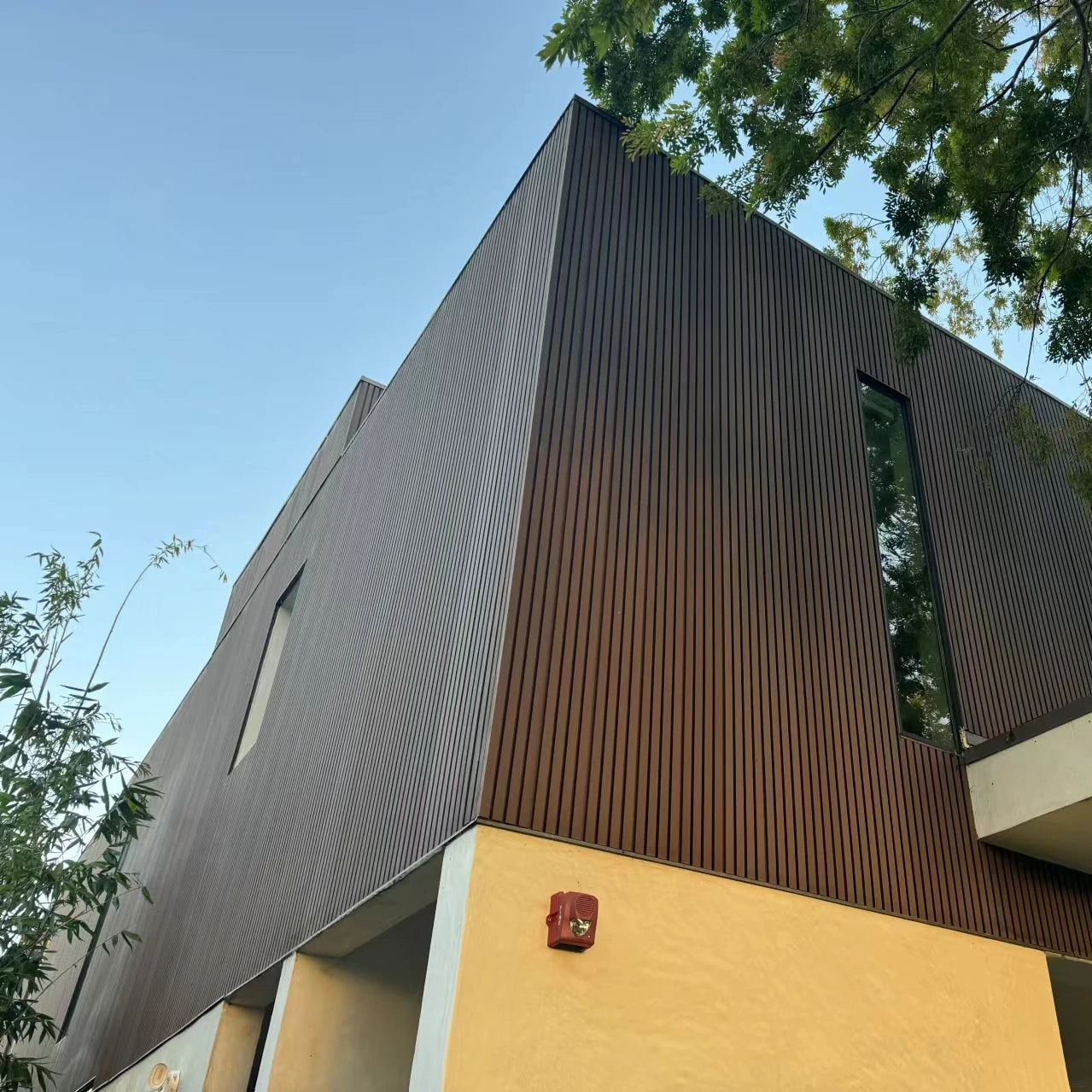 AOLO WPC Decorative Waterproof Exterior Wall Cladding Panels Co-Extrusion Environment Friendly 25-30 Year Service Life 5+ Yea